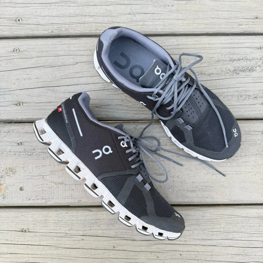 ON Running Cloud 6 Running Shoes in Black and White size 8.5 - Picture 2 of 16
